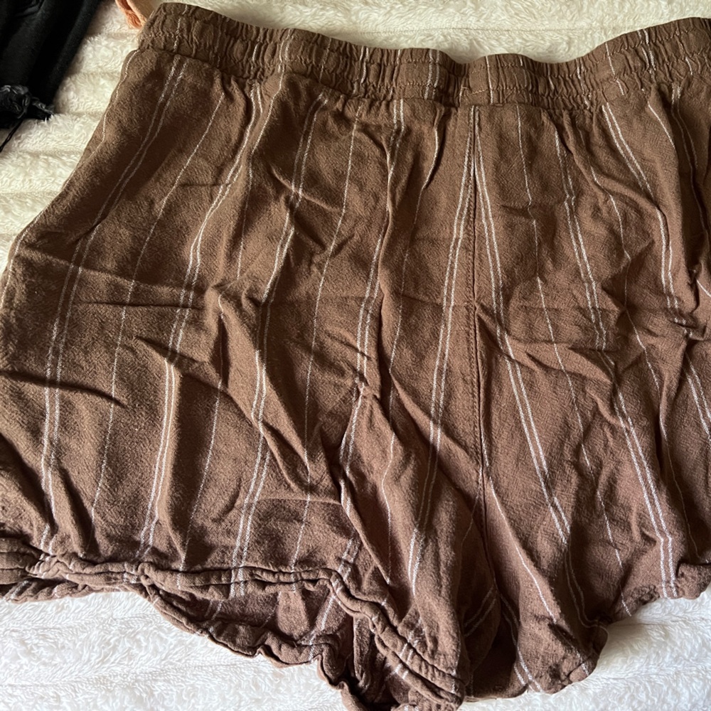 Brown Striped Women's Shorts High Waisted Size XL!